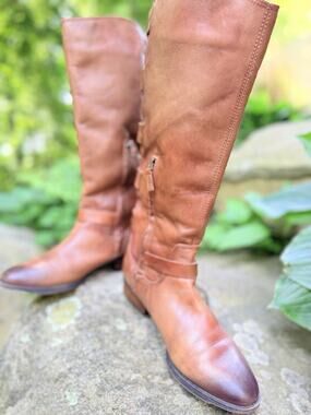 Arturo Chiang Tan Cognac Leather Tall Riding Boots Size 9.5M Strap Buckle